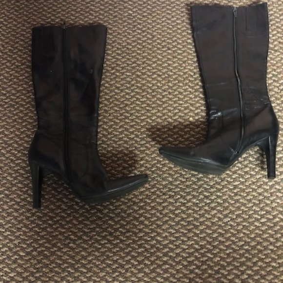 Black heels - Picture 2 of 2